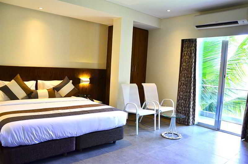 Hotel Celestiial , Candolim Exteriör bild